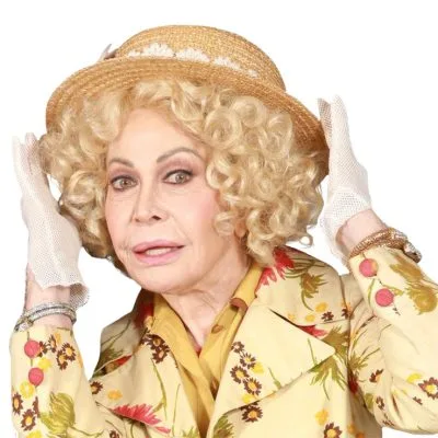 Il teatro Bracco di Napoli sold out per la prima della “Signora Omicidi” 1 Paola Quattrini