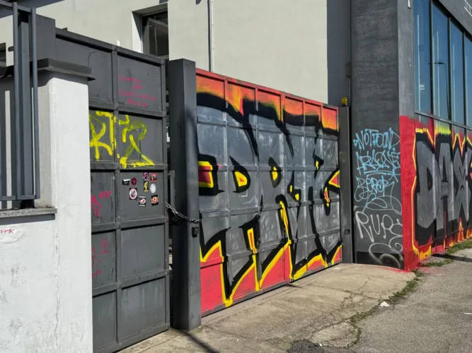 MILANO, OCCUPATO ALTRO STABILE SUI NAVIGLI, DE CORATO: «IN VIA E.PONTI 10 PRIMA DI CORTEO DAX SABATO U.S. OCCUPATO ALTRO STABILE DAI NO-GLOBAL 2 foto 22 1