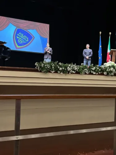 Giovani e Polizia di Stato di nuovo insieme nello spettacolo “Percorsi di Legalità, in scena con la Polizia di Stato”. 1 3