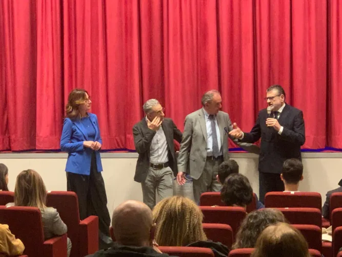Giornata Mondiale di Consapevolezza sull’Autismo: Un Successo a Frosinone con l’Istituto Bragaglia 2 PHOTO 2025 04 02 12 53 08 2