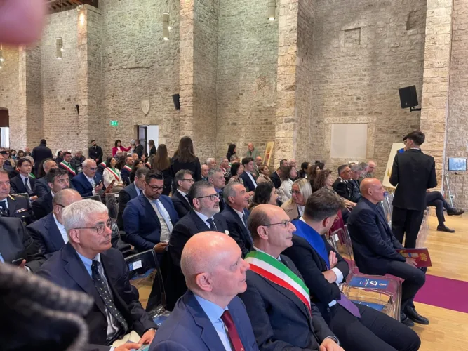 Anagni celebra il 173° Anniversario della Polizia di Stato: una giornata di orgoglio e partecipazione 1 PHOTO 2025 04 10 14 48 11