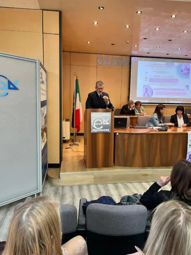 Valle del Sacco e cancro al seno: prevenzione e consapevolezza al centro dell’incontro a Frosinone 2 PHOTO 2025 04 12 10 18 22