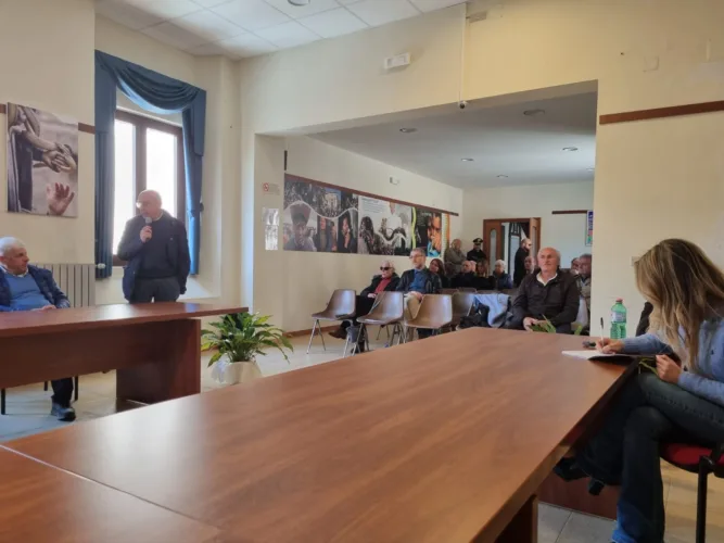 “L’Italia dei Miracoli”: a Cocullo un viaggio nella cultura popolare tra fede, riti e identità 1 PHOTO 2025 04 12 13 49 23 2