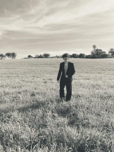 Il cantante romano DIECI presenta il nuovo singolo “Nemesi” 2 000