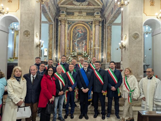 Il Presidente del Consiglio Provinciale di Frosinone, Quadrini, ai festeggiamenti in onore di San Bernardino da Siena a Filettino 1 PHOTO 2025 05 20 01 25 53