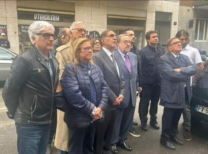 MILANO, RAMELLI, DE CORATO: «2° SFREGIO DA NO-GLOBAL E SINISTRA IN VIA PALADINI DOVE FU UCCISO 3 foto 5