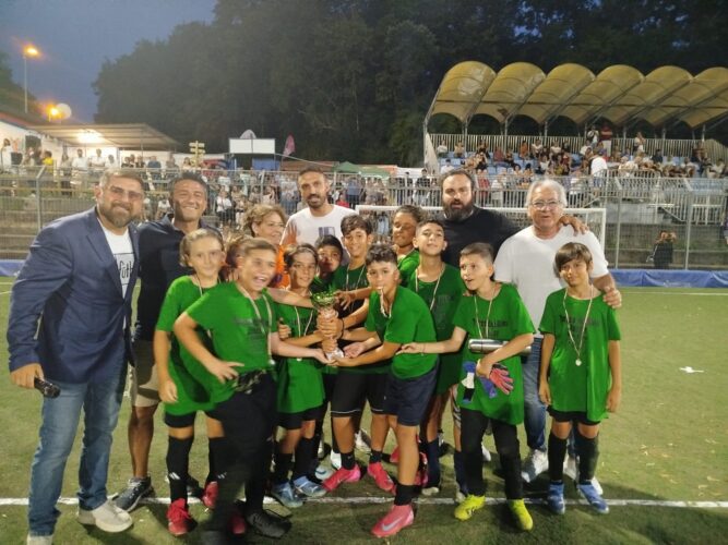 FONTE NUOVA - Allo stadio Comunale Domenico Mammoliti grande festa, tra sport e ricordo - Senso di appartenenza e senso di comunità 6 499870264 1285943790198052 4271743181901786001 n