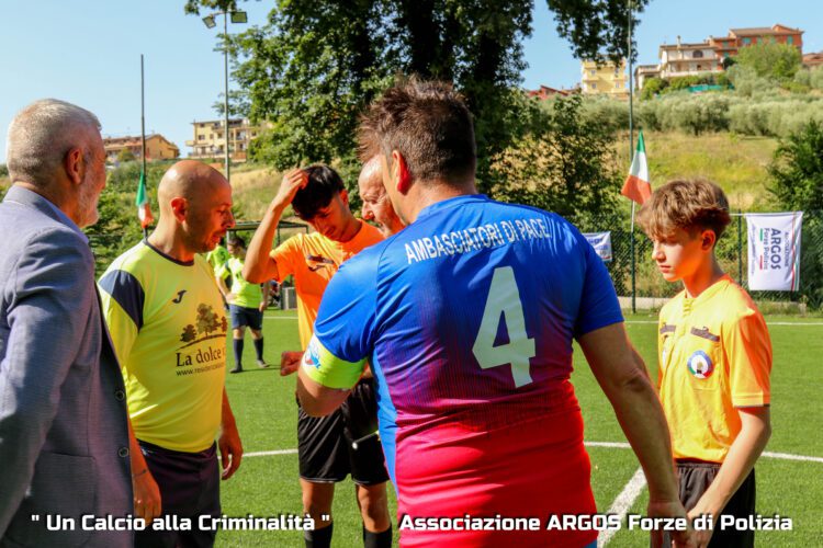 Fonte Nuova - "Un calcio alla Criminalità - No Bullying " calcio d'inizio del Sindaco Umberto Falcioni 5 5