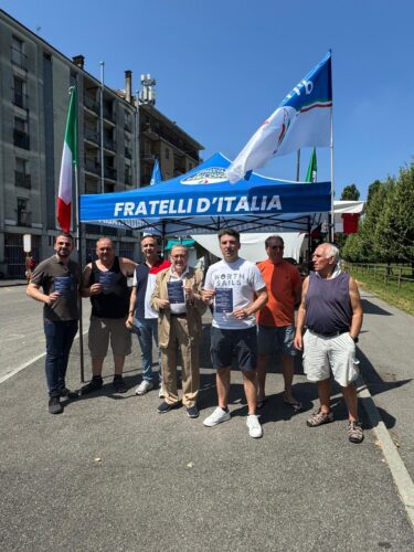 MILANO, DE CORATO: «TANTA PARTECIPAZIONE DEI MILANESI AI BANCHETTI FDI SU DL SICUREZZA CHE HA GIA’ AVUTO MOLTI BENEFICI IN CITTA’» 1 Unknown 5