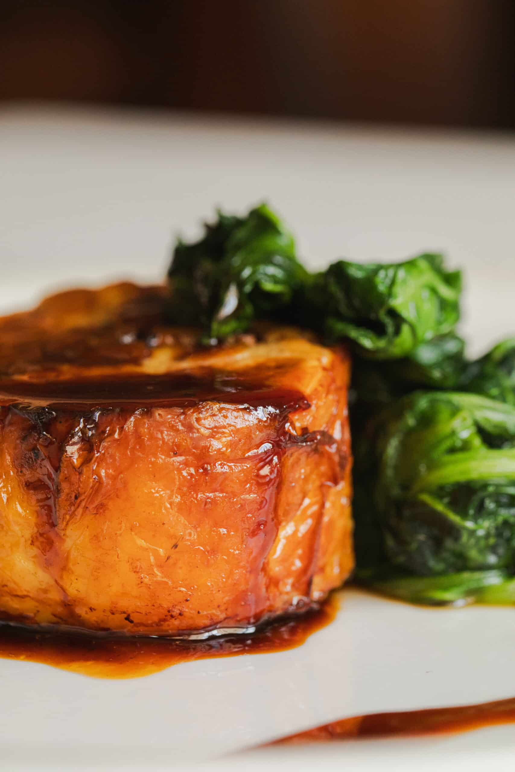 Rollè di Faraona farcita con Fegato, Salsa al Vin Santo e Bietole Rollè di Faraona farcita con Fegato, Salsa al Vin Santo e Bietole