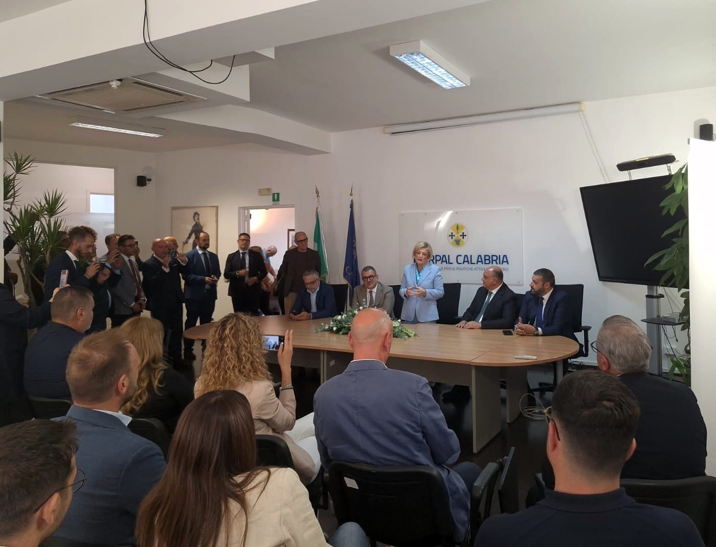 Il Ministro Calderone visita l’Arpal di Reggio Calabria Il Ministro Calderone visita l’Arpal di Reggio Calabria