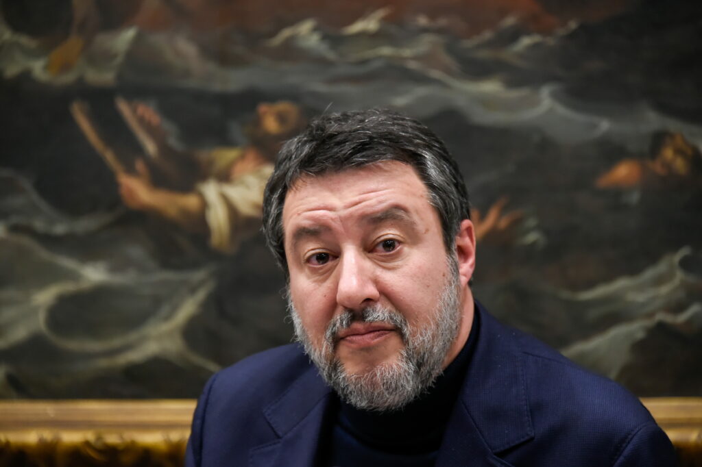 La Lega lancia la proposta di legge ‘anti-traditori’: chi cambia partito decade da parlamentare La Lega lancia la proposta di legge ‘anti-traditori’: chi cambia partito decade da parlamentare