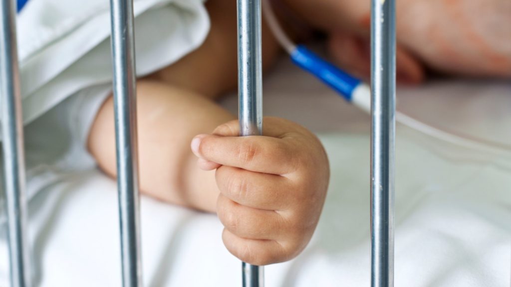 Il ‘bimbo con il cuore bruciato’ resta in lista per il trapianto Il ‘bimbo con il cuore bruciato’ resta in lista per il trapianto