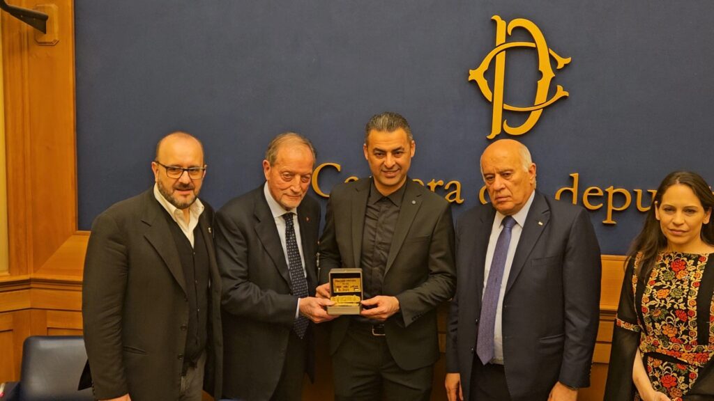 Calcio, la Panchina d’oro Aiac 2025 al ct della Palestina: “Dedicata agli atleti martiri di Gaza” Calcio, la Panchina d’oro Aiac 2025 al ct della Palestina: “Dedicata agli atleti martiri di Gaza”