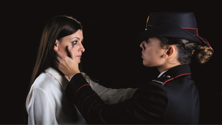 CONTIGLIANO, MALTRATTA L’EX CONVIVENTE: I CARABINIERI DANNO ESECUZIONE AD UN DIVIETO DI AVVICINAMENTO CONTIGLIANO, MALTRATTA L’EX CONVIVENTE: I CARABINIERI DANNO ESECUZIONE AD UN DIVIETO DI AVVICINAMENTO