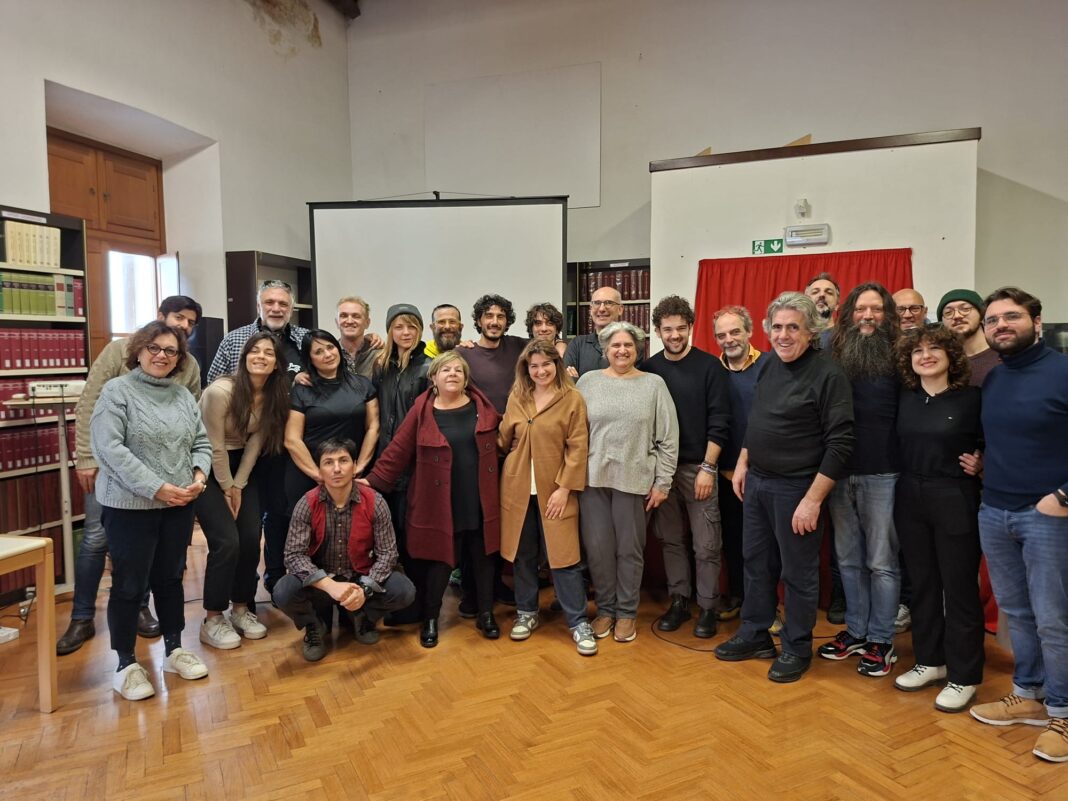 L’Aquila 2026, una grande avventura per Rieti: alla Biblioteca Paroniana la “Scuola Internazionale di Teatro dei Giullari” L’Aquila 2026, una grande avventura per Rieti: alla Biblioteca Paroniana la “Scuola Internazionale di Teatro dei Giullari”
