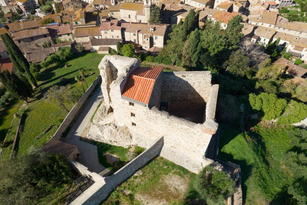 Vacanze pasquali a Suvereto tra bambole antiche e imperatori bolliti Vacanze pasquali a Suvereto tra bambole antiche e imperatori bolliti