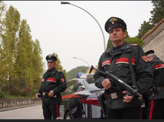 Ostia, droga e armi in strada: sequestrata anche una katana, un arresto e tre denunce Ostia, droga e armi in strada: sequestrata anche una katana, un arresto e tre denunce