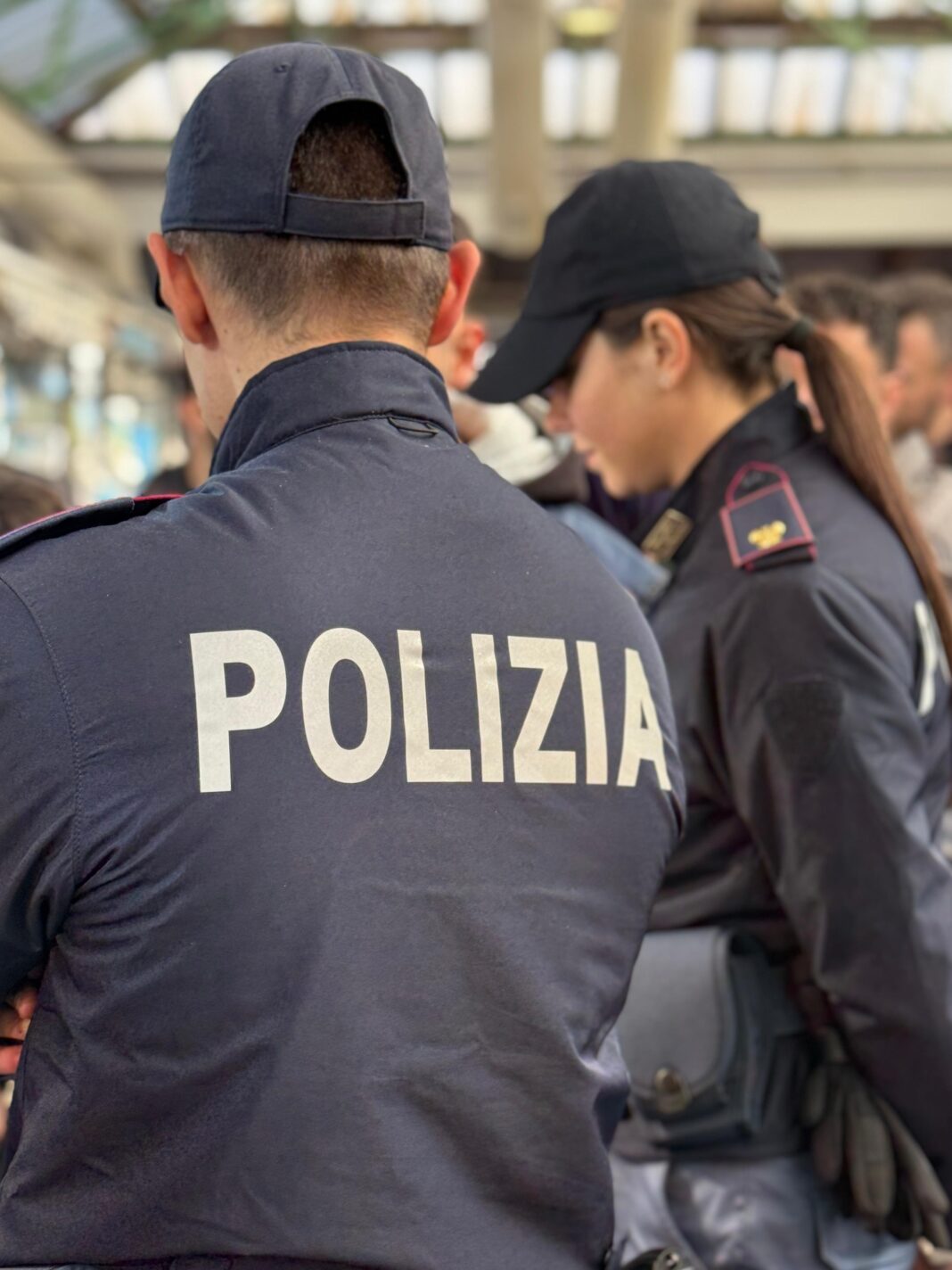 Spaccio, rapine e violazioni: cinque arresti della Polizia al Quarticciolo polizia di stato quarticciolo arresti roma pattuglia controllo sicurezza quarticciolo roma operazione polizia spaccio droga arresti periferia