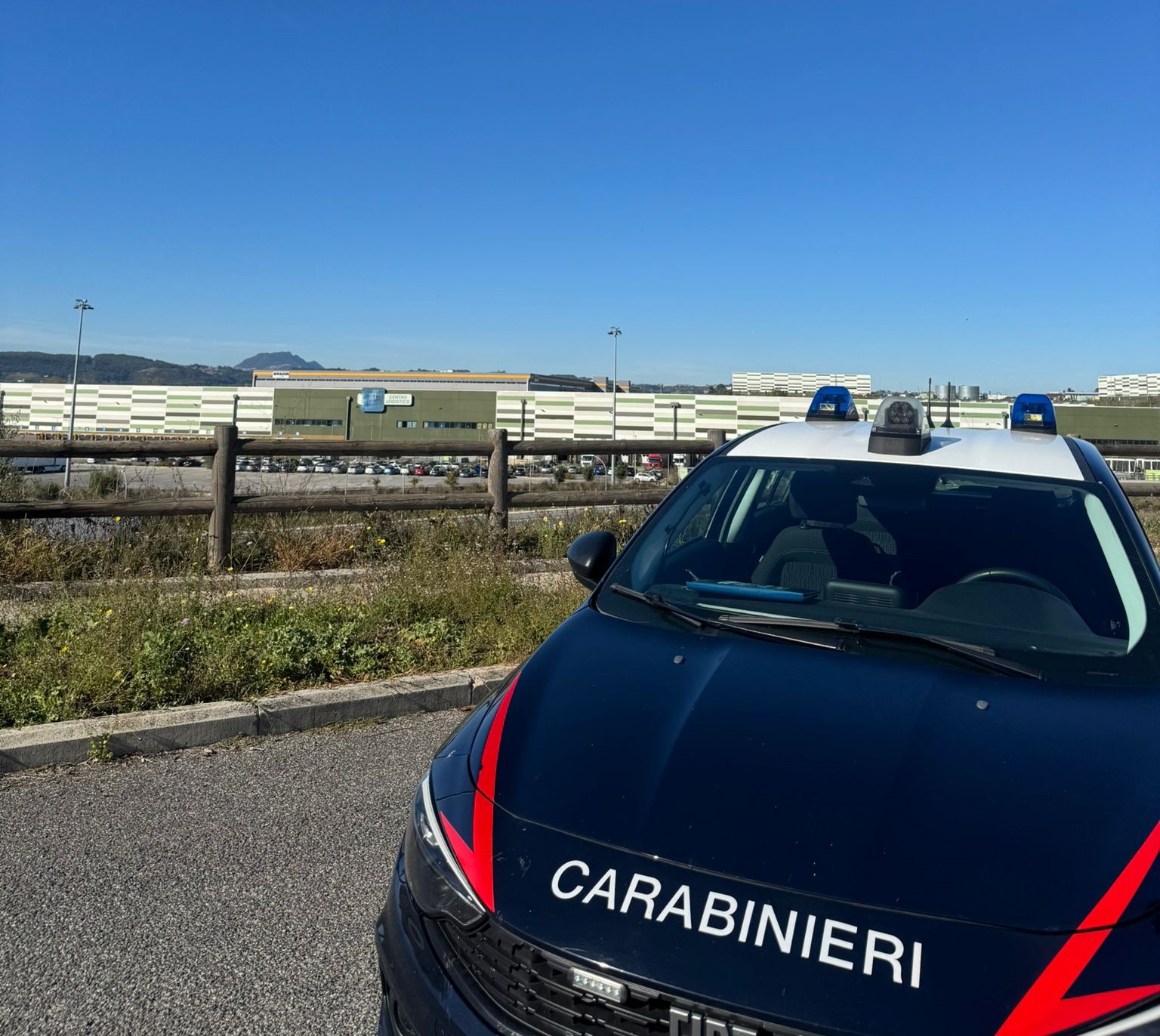 PASSO CORESE: TENTANO FURTO IN UN CENTRO COMMERCIALE E ABBANDONANO LA FIGLIA DI TRE ANNI PER FUGGIRE PASSO CORESE: TENTANO FURTO IN UN CENTRO COMMERCIALE E ABBANDONANO LA FIGLIA DI TRE ANNI PER FUGGIRE