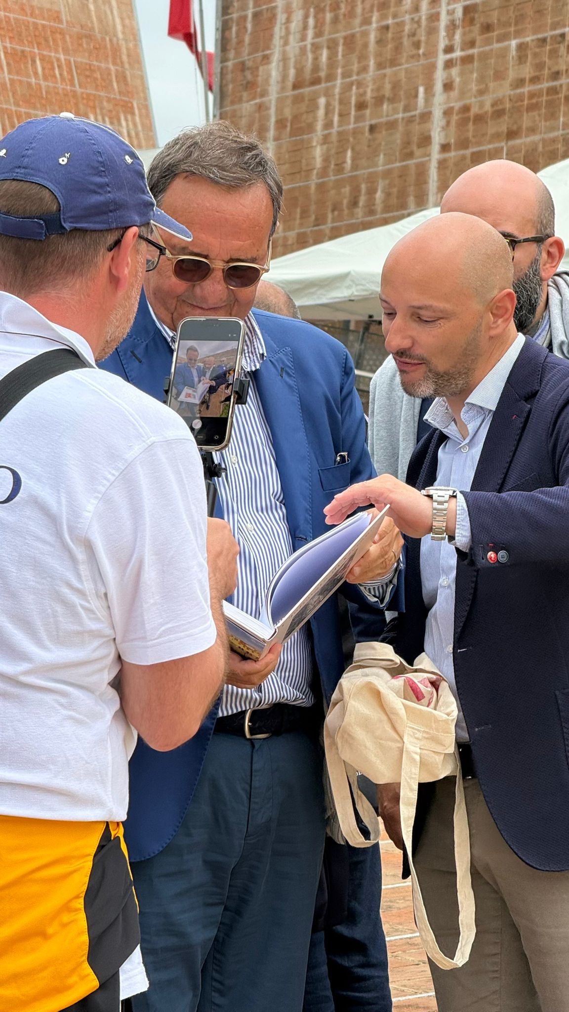 Fiumicino. Festa della mamma tra fiori, giovani talenti e comunità 5 10maggio