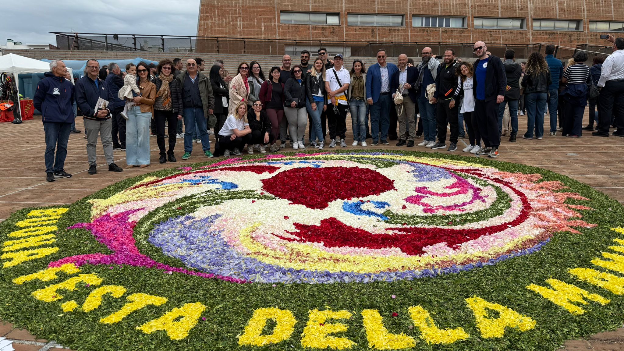 Fiumicino. Festa della mamma tra fiori, giovani talenti e comunitĂ Fiumicino. Festa della mamma tra fiori, giovani talenti e comunitĂ