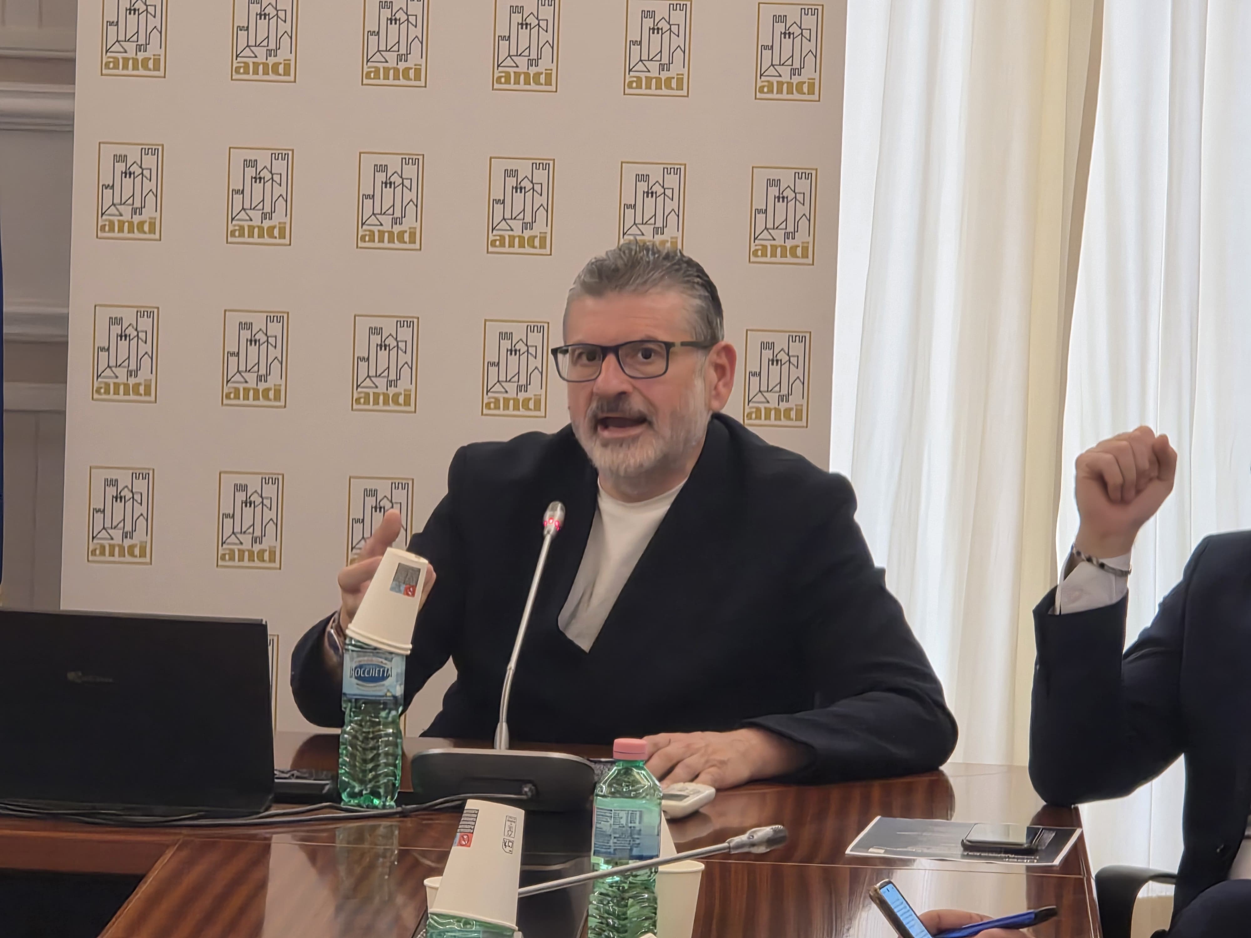 Mobilita’ e innovazione: Gianluca Quadrini all’ ANCI Nazionale a Roma in rappresentanza del Presidente Luca Di Stefano Mobilita’ e innovazione: Gianluca Quadrini all’ ANCI Nazionale a Roma in rappresentanza del Presidente Luca Di Stefano