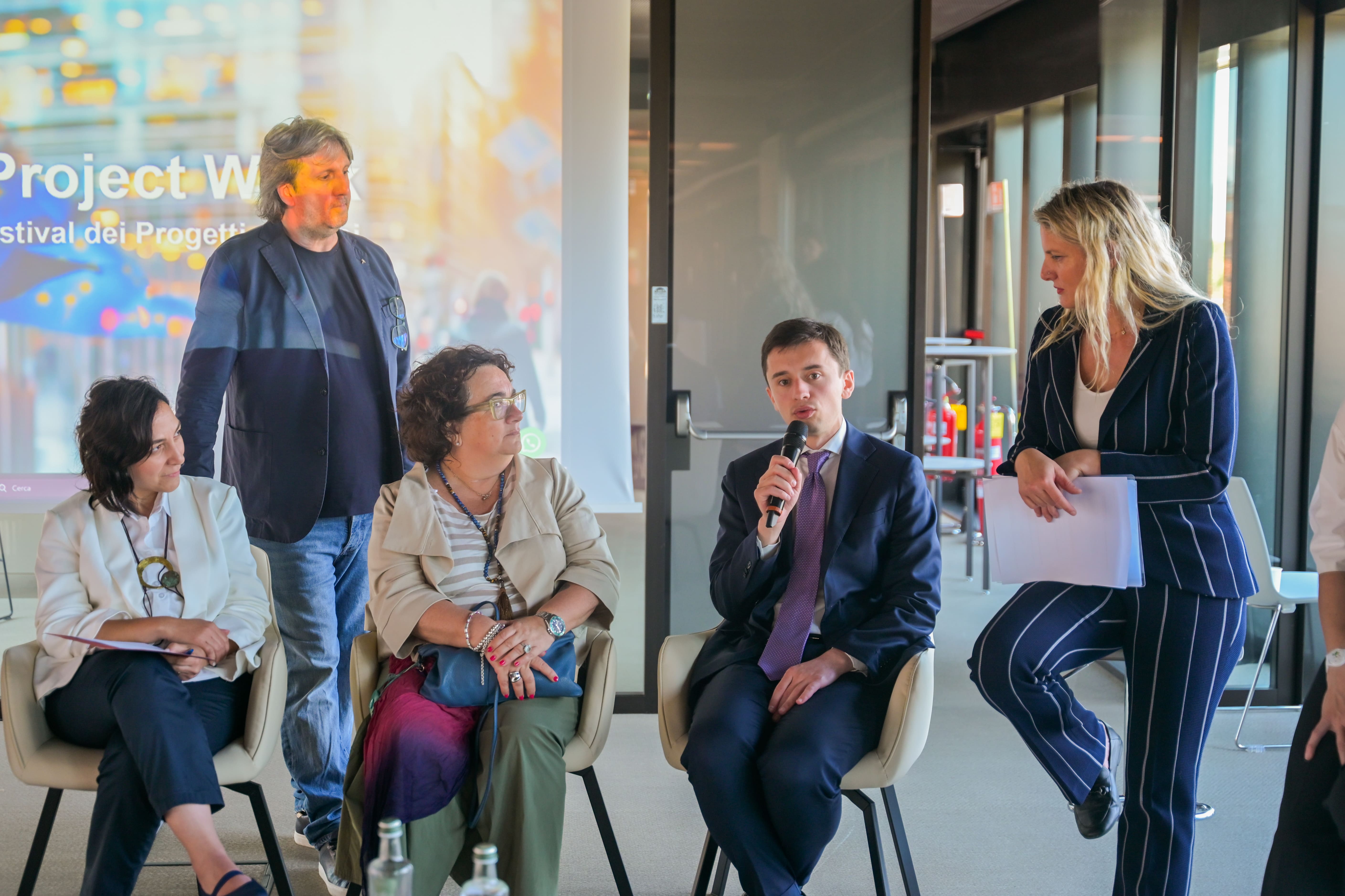 Europa Project Week nasce con un obiettivo chiaro: posizionare la Toscana e Firenze, per tre giorni, come capitale dei progetti europei e della nuova narrazione dell’Europa 2 Bernard Dika Sottosegretario Presidenza Regione Toscana 89