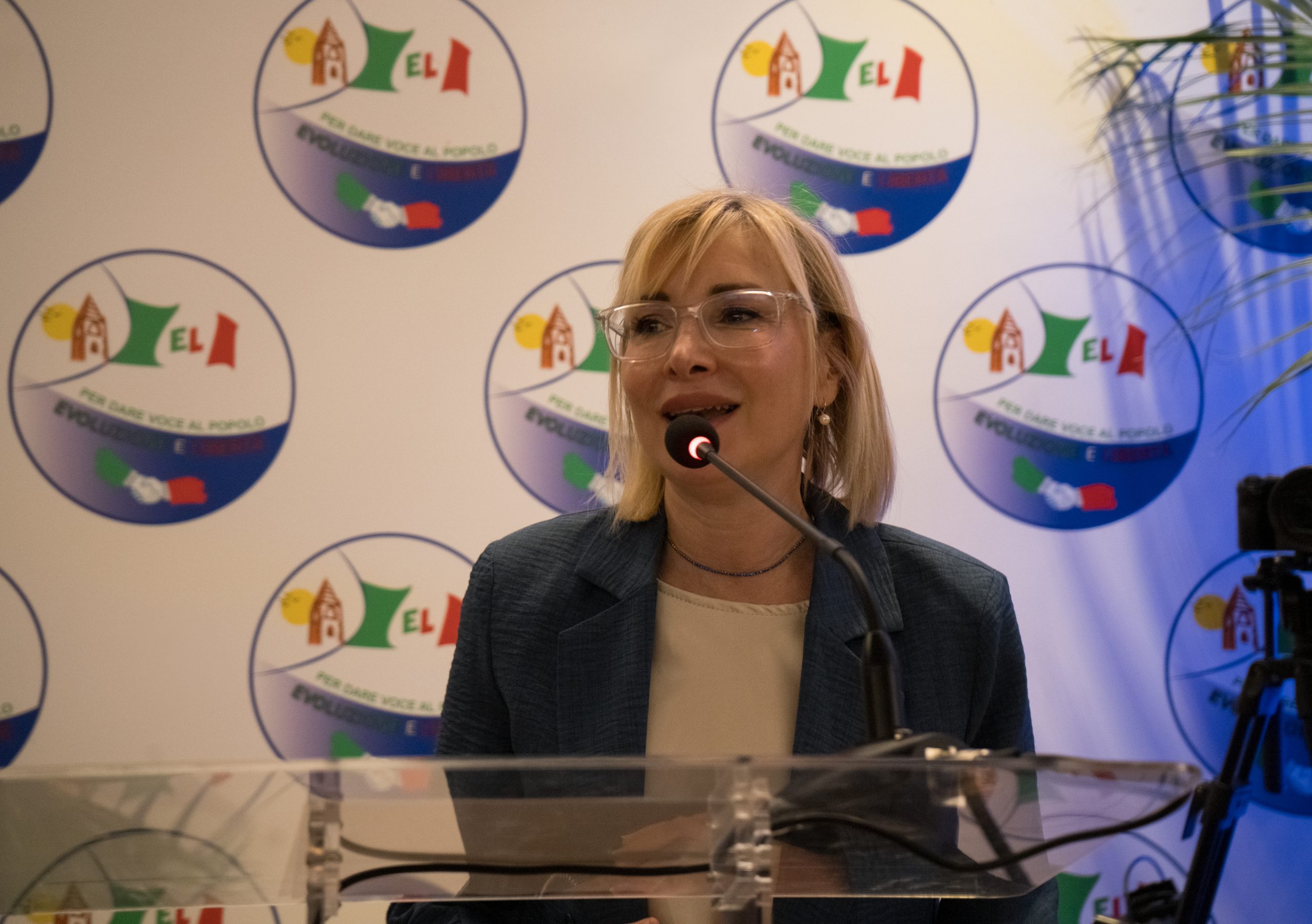 Rachele Mussolini (Forza Italia) partecipa all’Assemblea di Evoluzione e Libertà: “I miei migliori auguri al partito” Rachele Mussolini (Forza Italia) partecipa all’Assemblea di Evoluzione e Libertà: “I miei migliori auguri al partito”