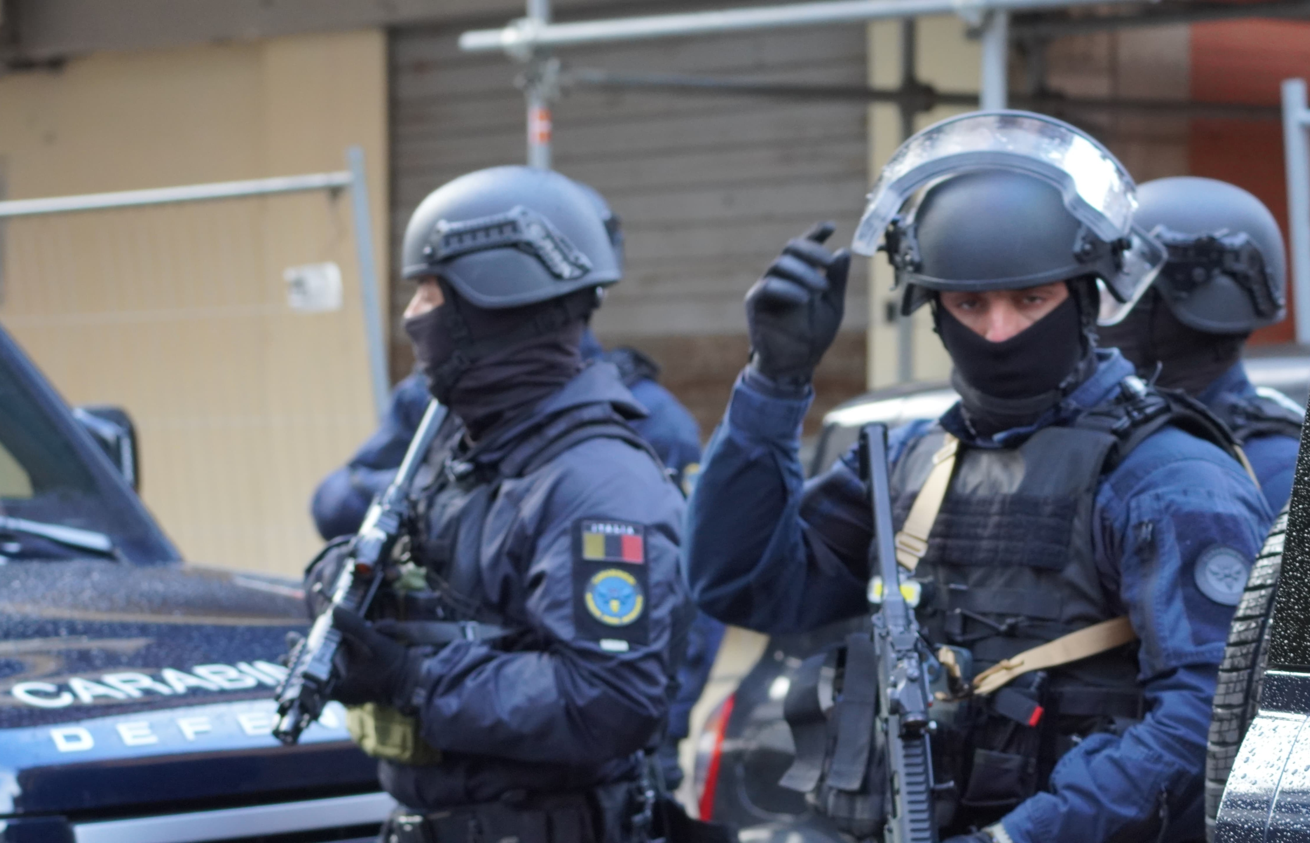 OSTIA – SEQUESTRI DI PERSONA, TORTURE E BOMBE SUL LITORALE ROMANO OSTIA – SEQUESTRI DI PERSONA, TORTURE E BOMBE SUL LITORALE ROMANO