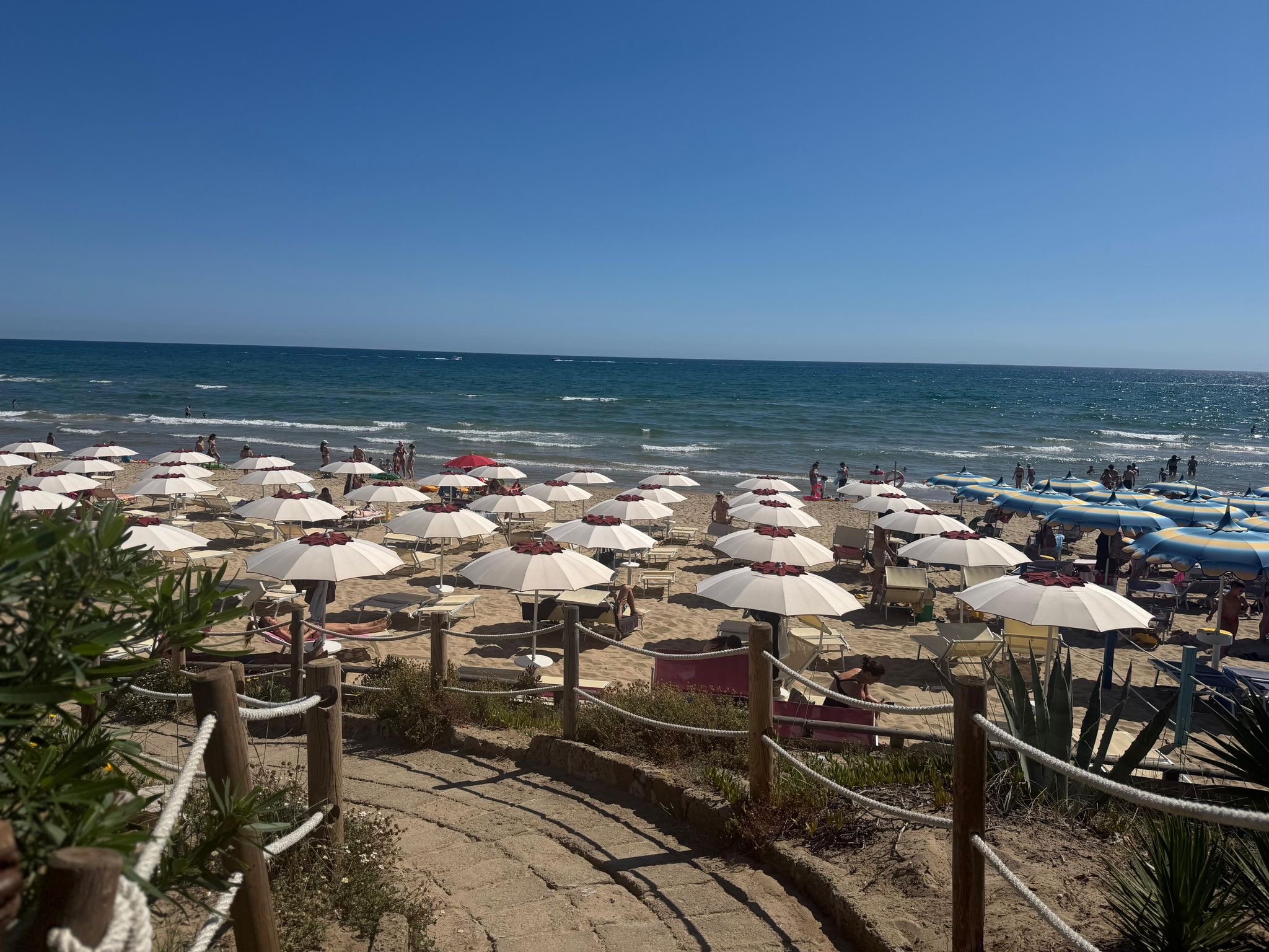 Turismo, mare e cucina: quando lo stabilimento balneare diventa esperienza del territorio Turismo, mare e cucina: quando lo stabilimento balneare diventa esperienza del territorio