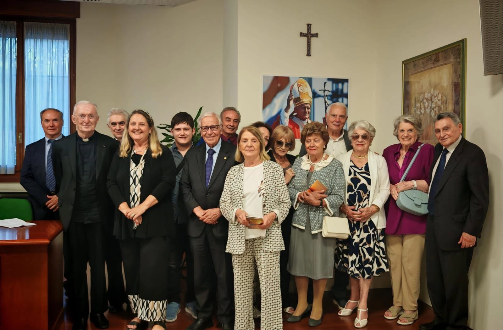 Roma. Serra Club, passaggio di consegne nel ricordo di Fausto Prosperi Valenti Passaggio di consegne al Serra Club di Roma tra il presidente uscente Emilio Artiglieri e la nuova presidente Viviana Normando durante la chiusura dell'anno sociale alla Casa Bonus Pastor.