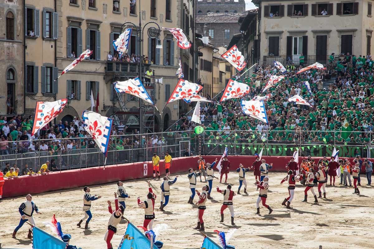Calcio Storico Fiorentino: il gioco che ha attraversato i secoli Calcio Storico Fiorentino: il gioco che ha attraversato i secoli