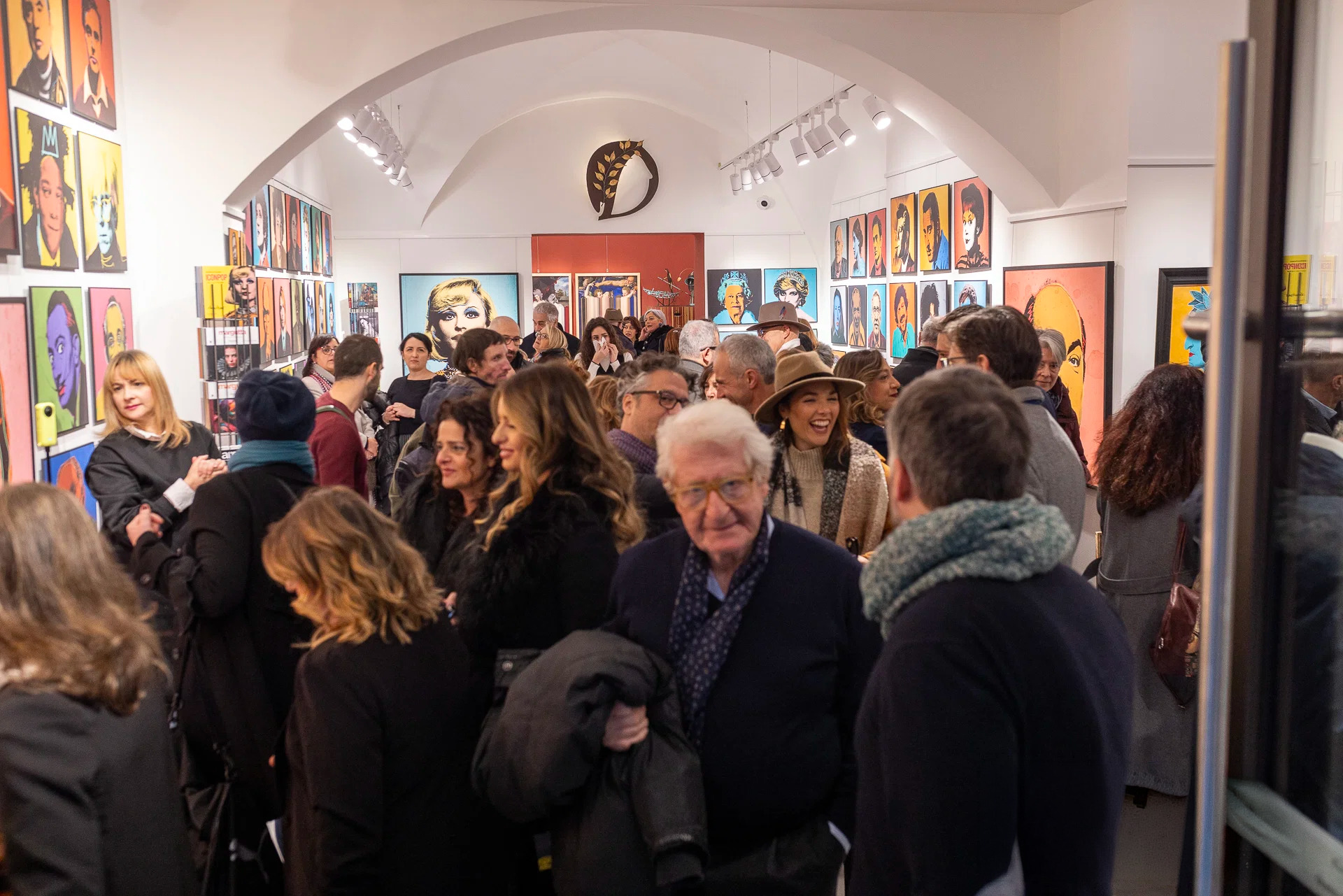Dantebus, premiati i 12 artisti vincitori dei Concorsi Internazionali 2026 di fotografia, poesia, pittura e racconti Dantebus, premiati i 12 artisti vincitori dei Concorsi Internazionali 2026 di fotografia, poesia, pittura e racconti