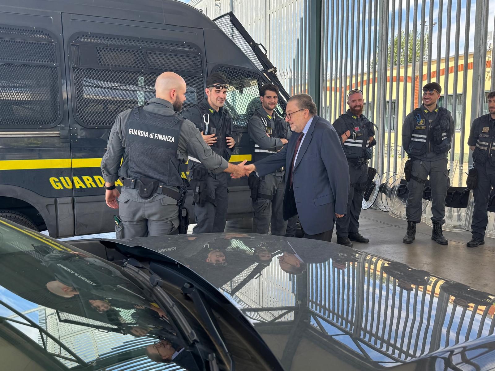 MILANO, VISITA CPR CORELLI, DE CORATO: «DOPO SALIS HO PORTATO SOLIDARIETA’ MIA/FDI A TUTTE LE FORZE DI POLIZIA MILANO, VISITA CPR CORELLI, DE CORATO: «DOPO SALIS HO PORTATO SOLIDARIETA’ MIA/FDI A TUTTE LE FORZE DI POLIZIA