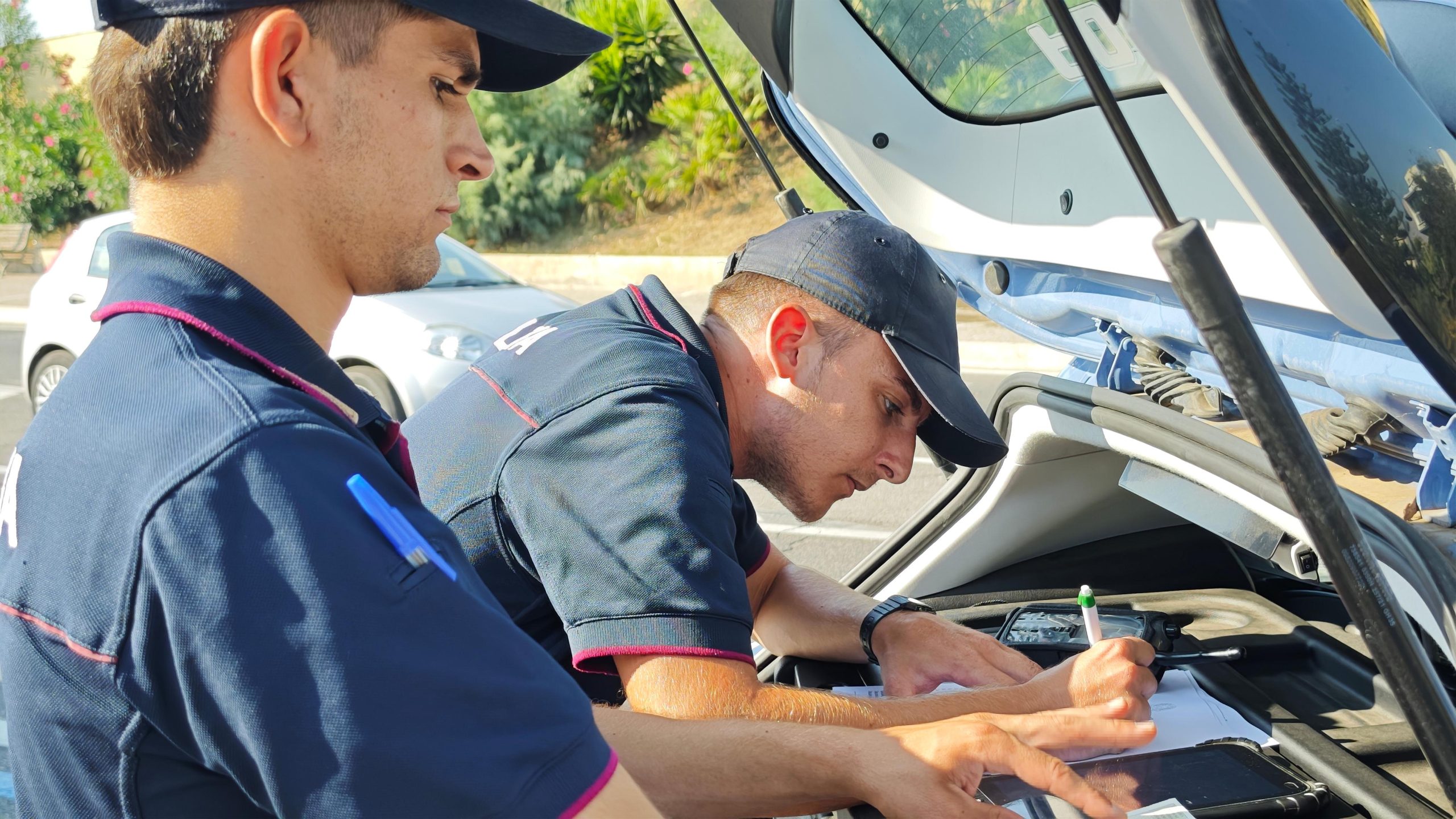 ROMA FURTI E RAPINE TRA STRADE, ESERCIZI COMMERCIALI ED ABITAZIONI: 9 ARRESTI DELLA POLIZIA DI STATO ROMA FURTI E RAPINE TRA STRADE, ESERCIZI COMMERCIALI ED ABITAZIONI: 9 ARRESTI DELLA POLIZIA DI STATO