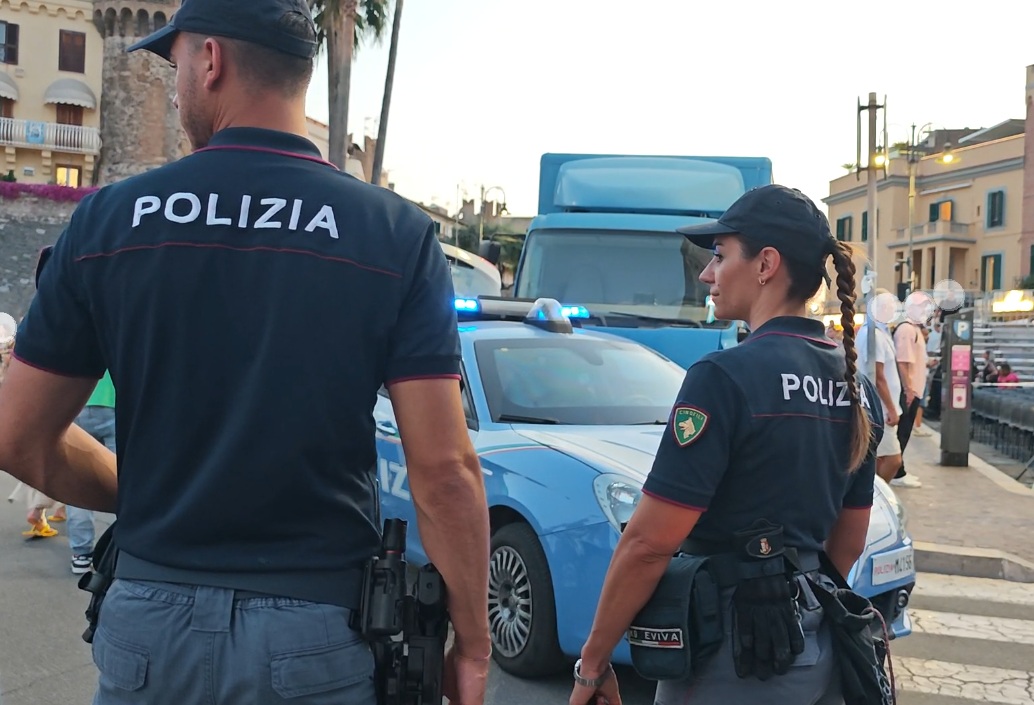ANZIO CONTROLLI STRAORDINARI DELLA POLIZIA DI STATO: UN ARRESTO, UNA DENUNCIA E SANZIONI PER OLTRE 15.000 EURO ANZIO CONTROLLI STRAORDINARI DELLA POLIZIA DI STATO: UN ARRESTO, UNA DENUNCIA E SANZIONI PER OLTRE 15.000 EURO