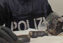 ROMA FUGHE NOTTURNE PER “RIPULIRSI” DELLO STUPEFACENTE E NASCONDIGLI STANATI DALLA POLIZIA DI STATO: 6 PUSHER ARRESTATI TRA CENTRO E PERIFERIA